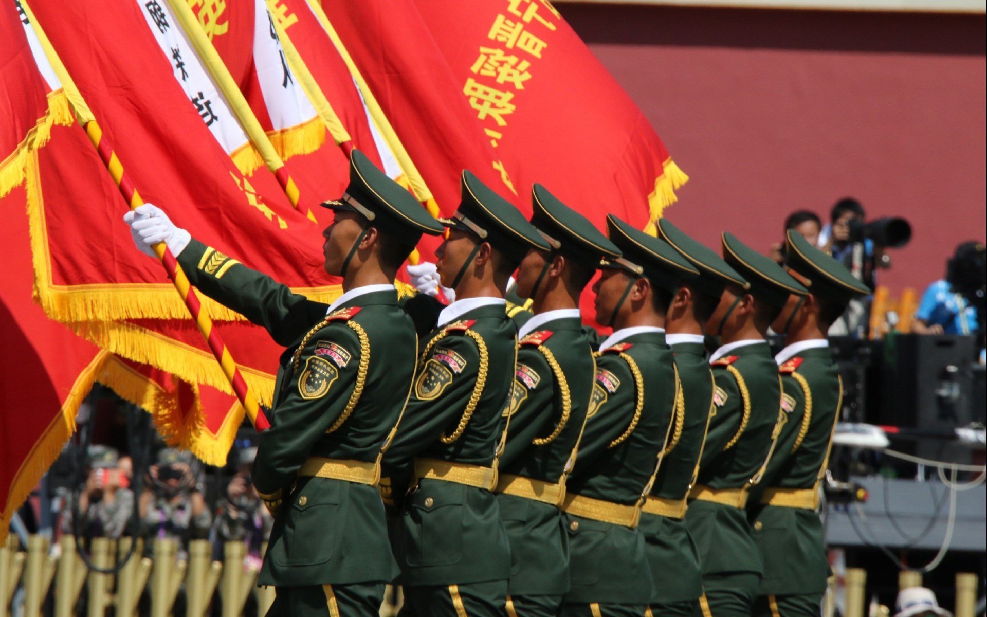 九游电脑版-“足球+文化+科技”新模式带动行业跨界融合，行业未来可期，和足球相关的产业