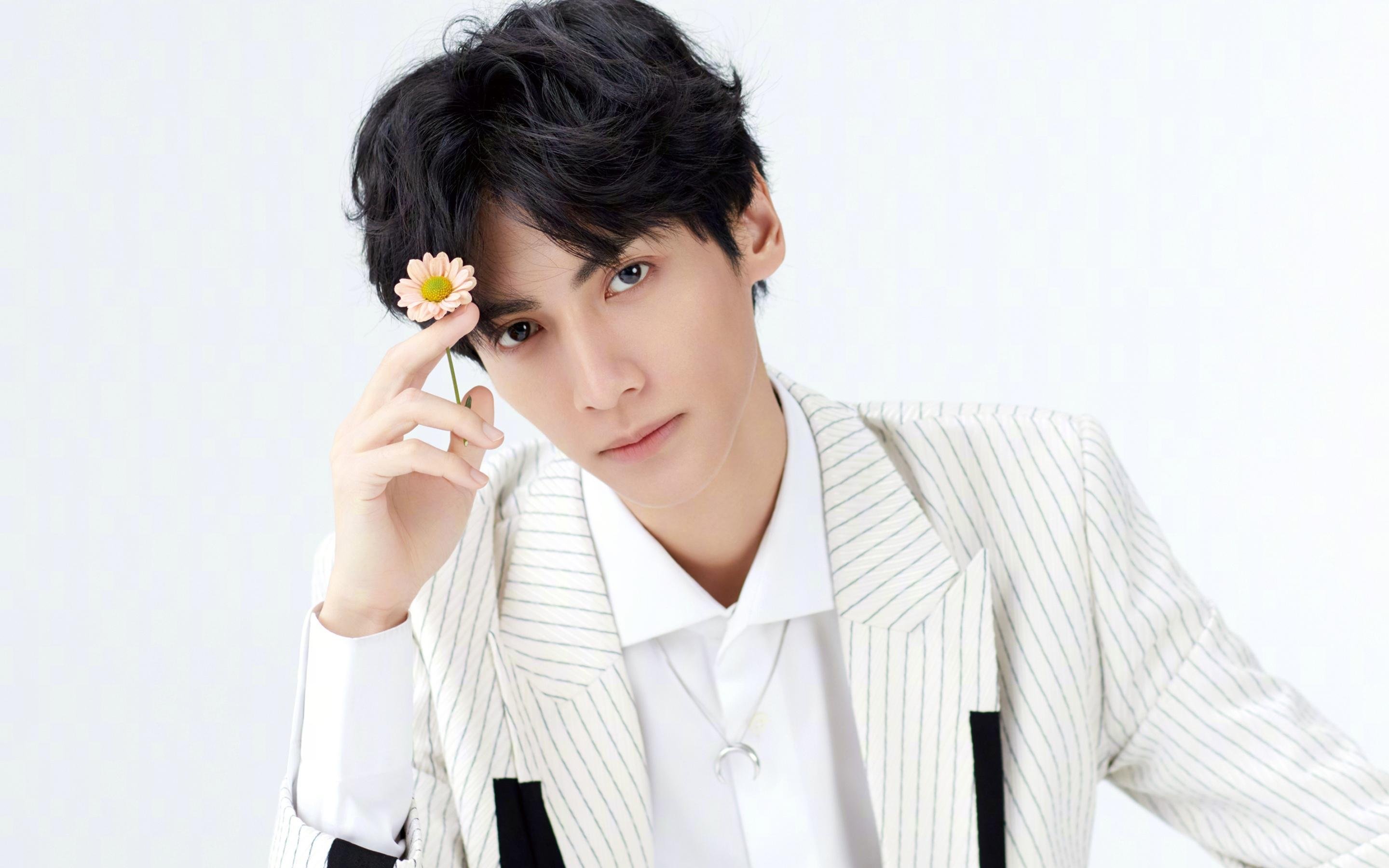 最惊险的超车战:速度与勇气的较量,超车游戏