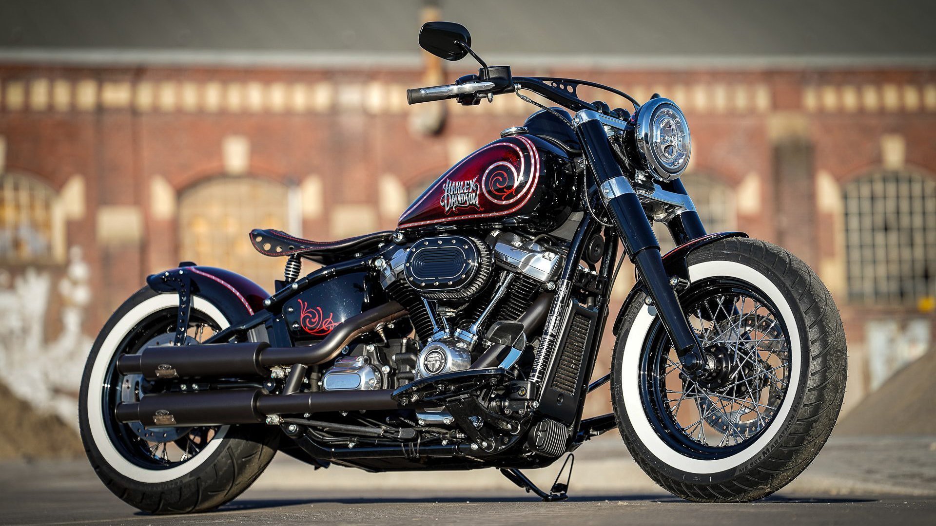 九游登录入口-赛场外的争议：裁判判罚引发的热议与反思，关于赛场外的作文